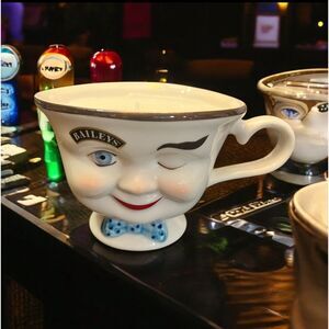 Baileys Winking Face Mug‎ Candle 6oz+ Blue Agave Melon Scent Collectible Barware